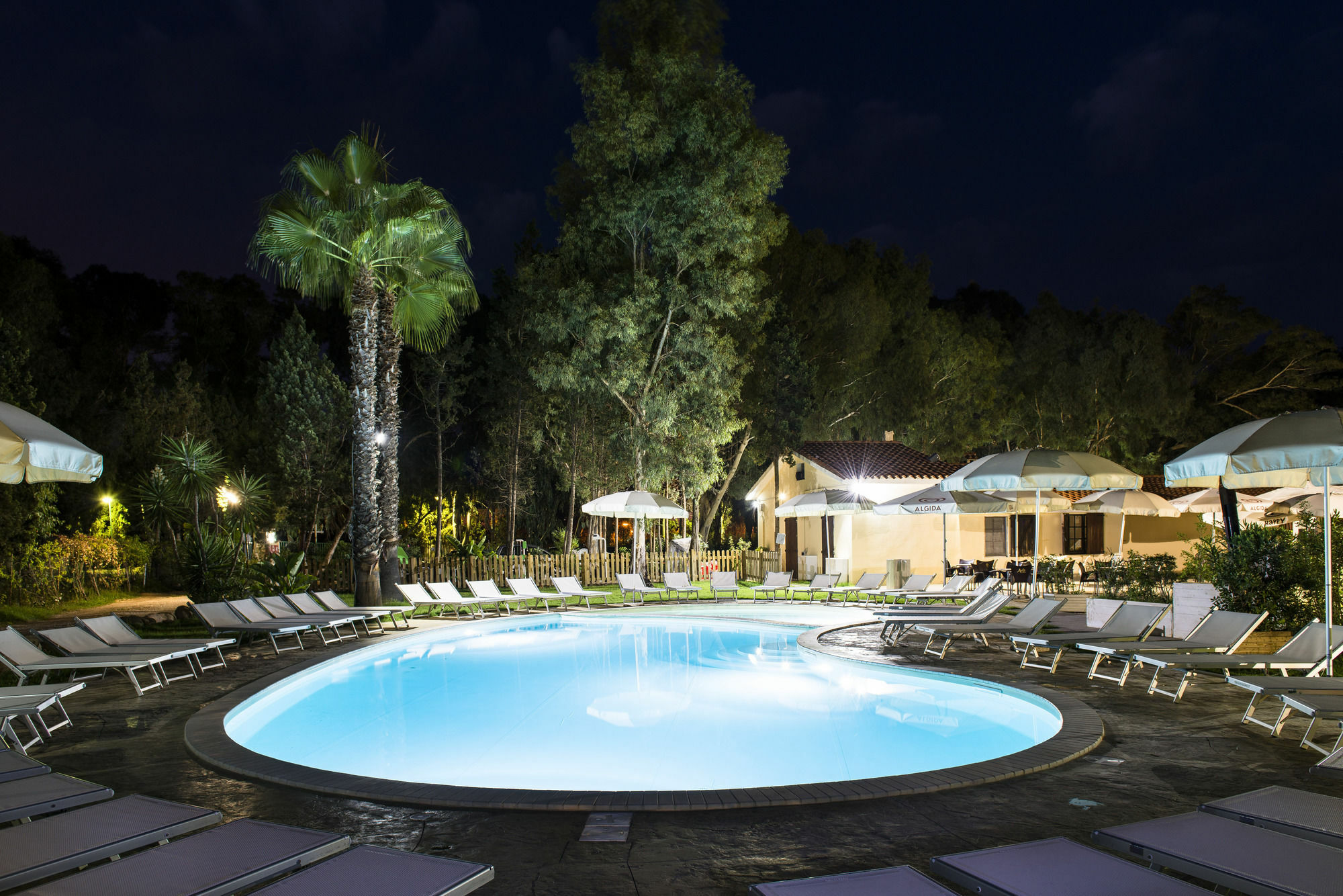 Camping Village Flumendosa Santa Margherita di Pula Exterior photo